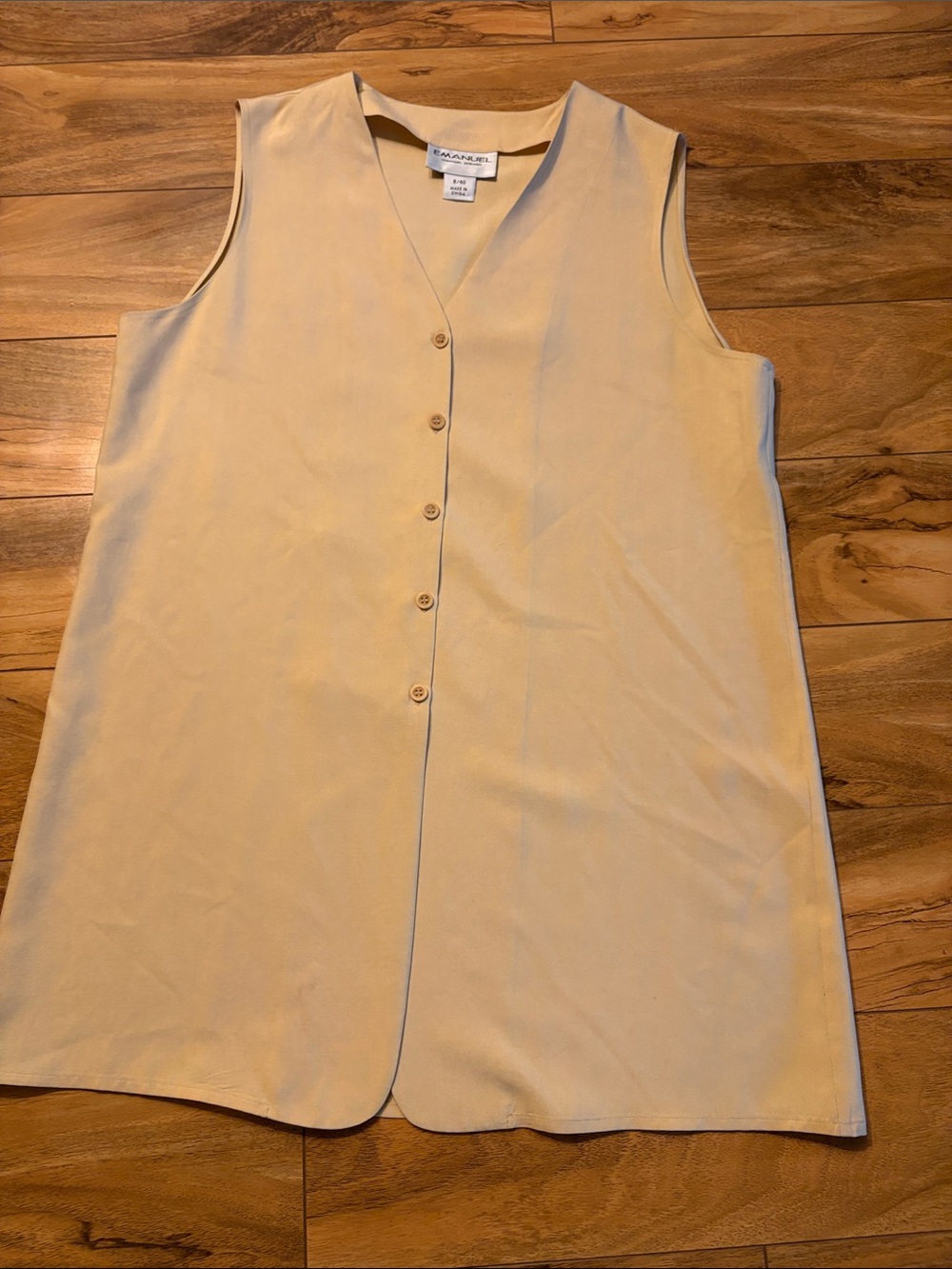 Emanuel Ungaro 100% silk cream colored sleeveless top